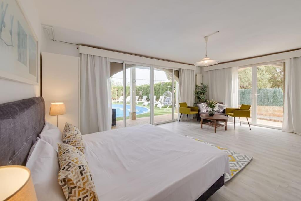 Moderne Villa, Pool+meerblick,schnelles Wifi,klima Сasa de vacaciones