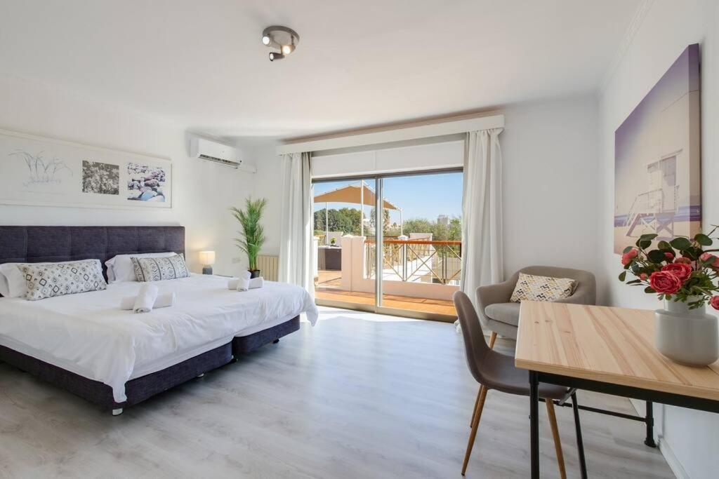 Moderne Villa, Pool+meerblick,schnelles Wifi,klima *