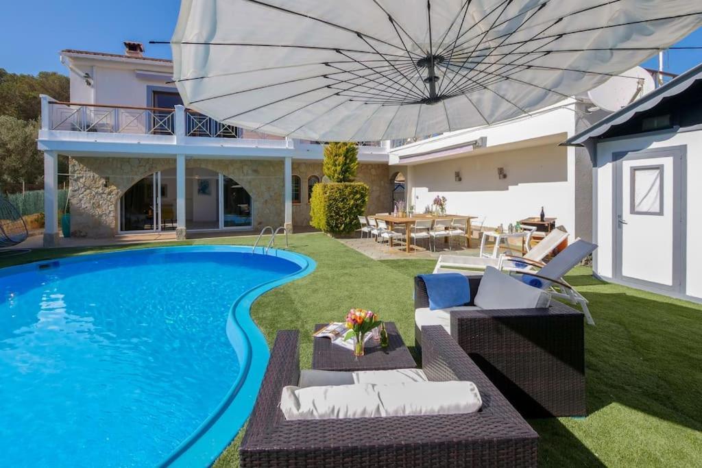 Moderne Villa, Pool+meerblick,schnelles Wifi,klima *
