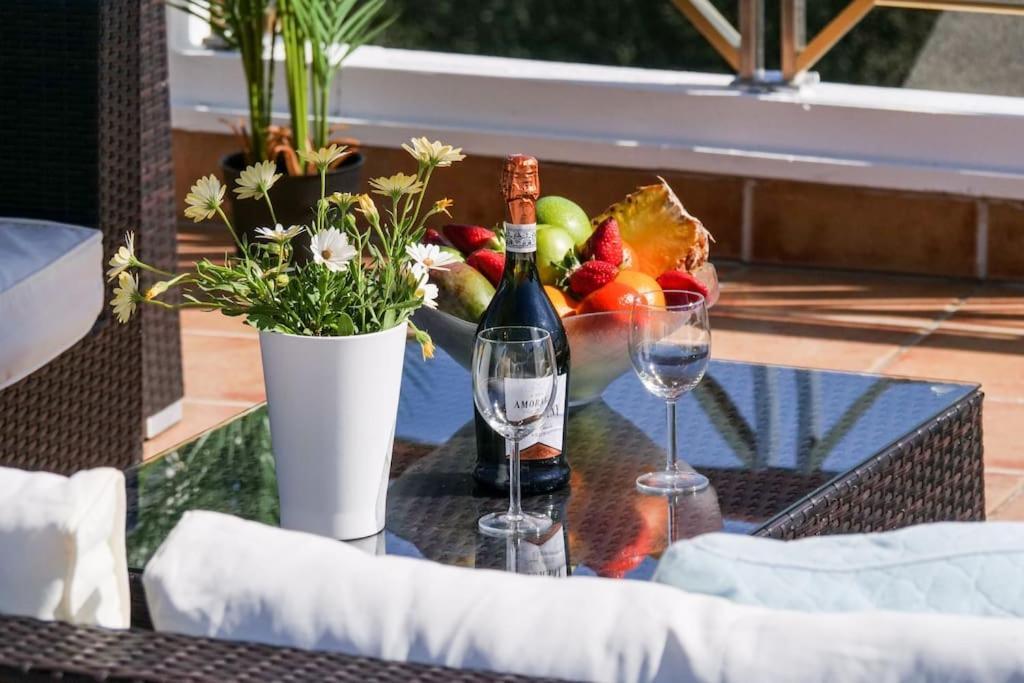 Moderne Villa, Pool+meerblick,schnelles Wifi,klima Сasa de vacaciones *