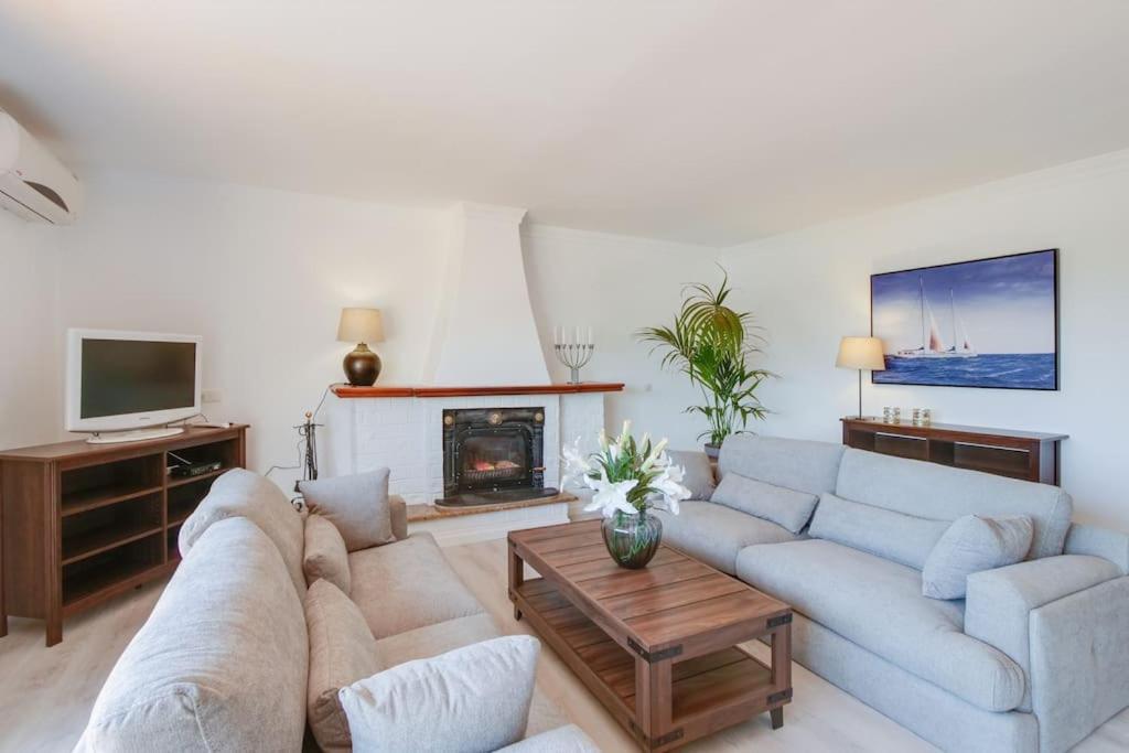 Сasa de vacaciones Moderne Villa, Pool+meerblick,schnelles Wifi,klima *