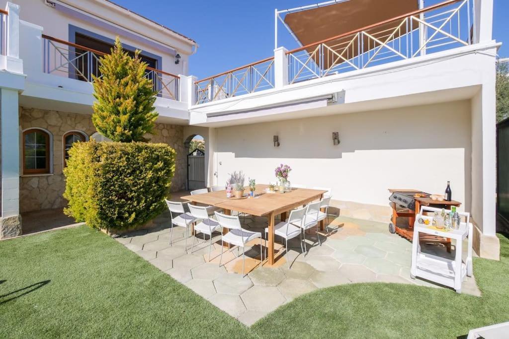 Moderne Villa, Pool+meerblick,schnelles Wifi,klima Сasa de vacaciones *